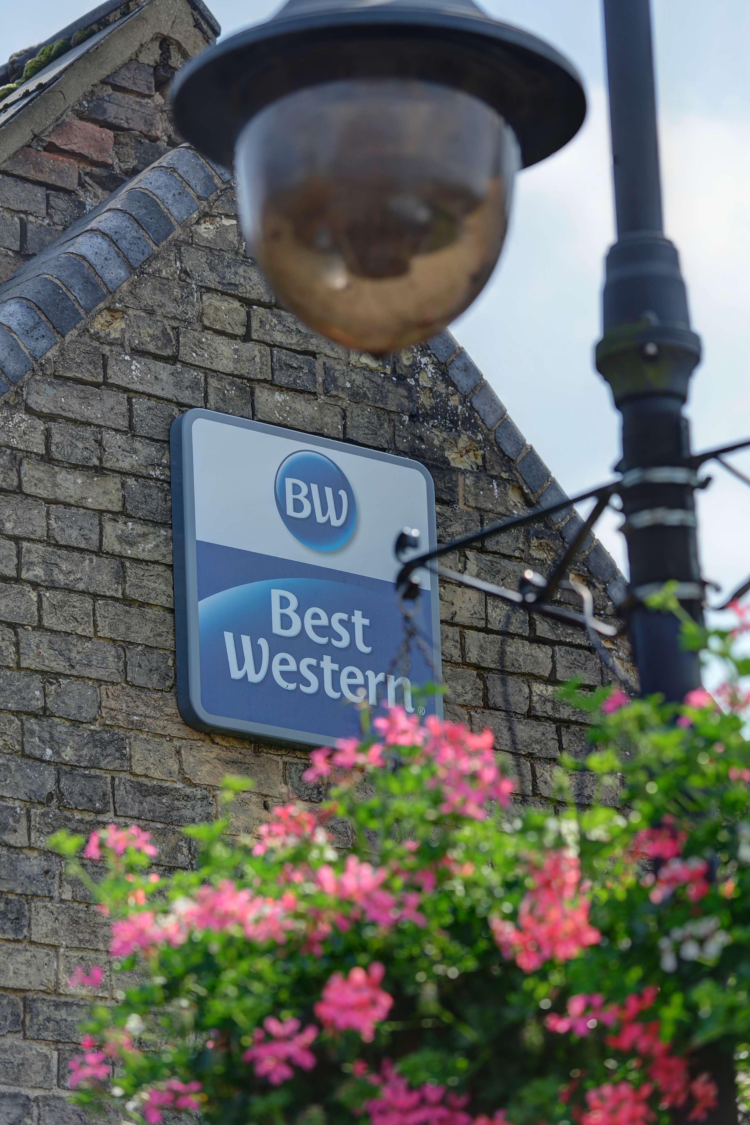 Best Western Heath Court Hotel Newmarket  Kültér fotó