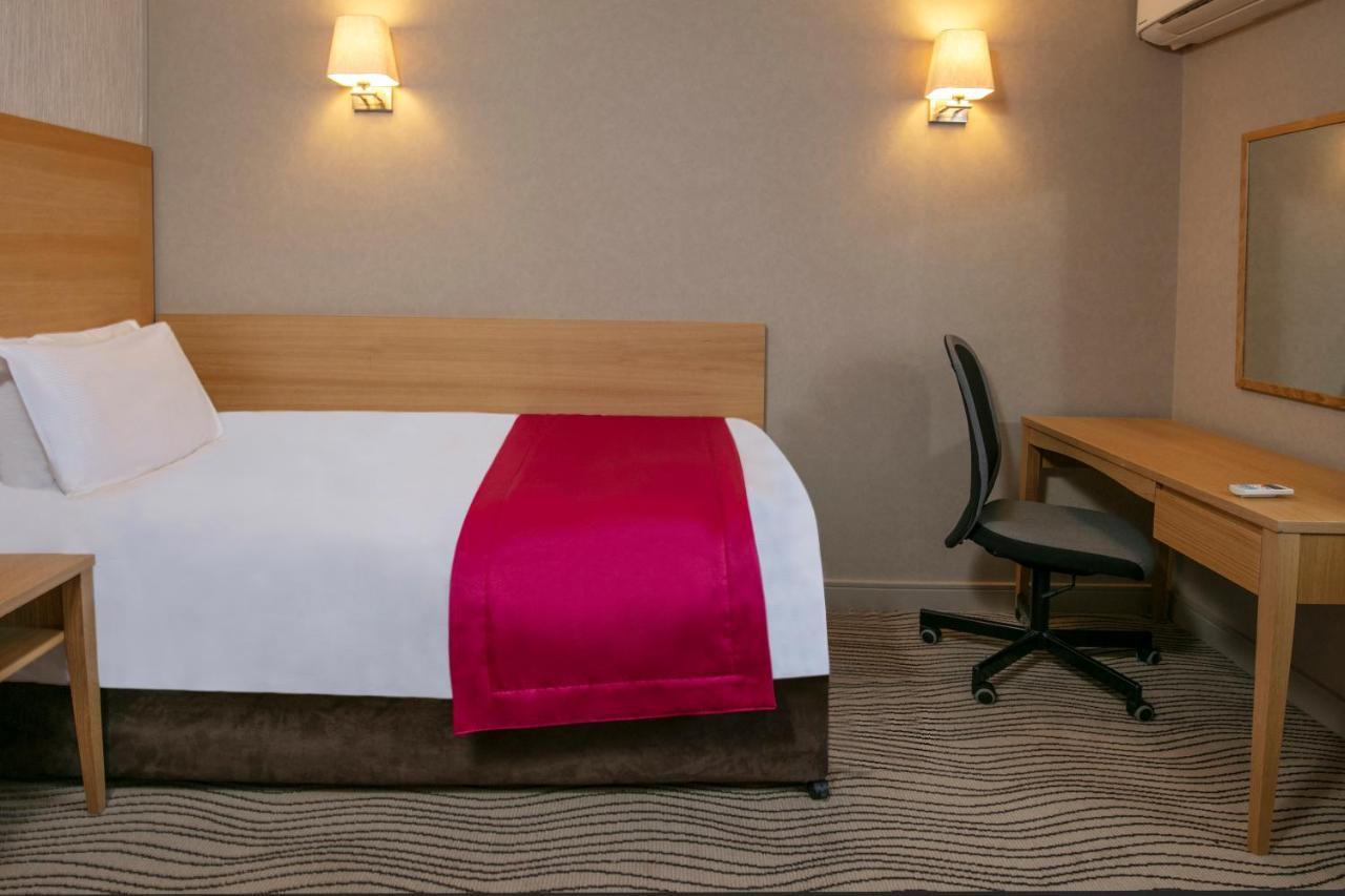 Best Western Heath Court Hotel Newmarket  Kültér fotó