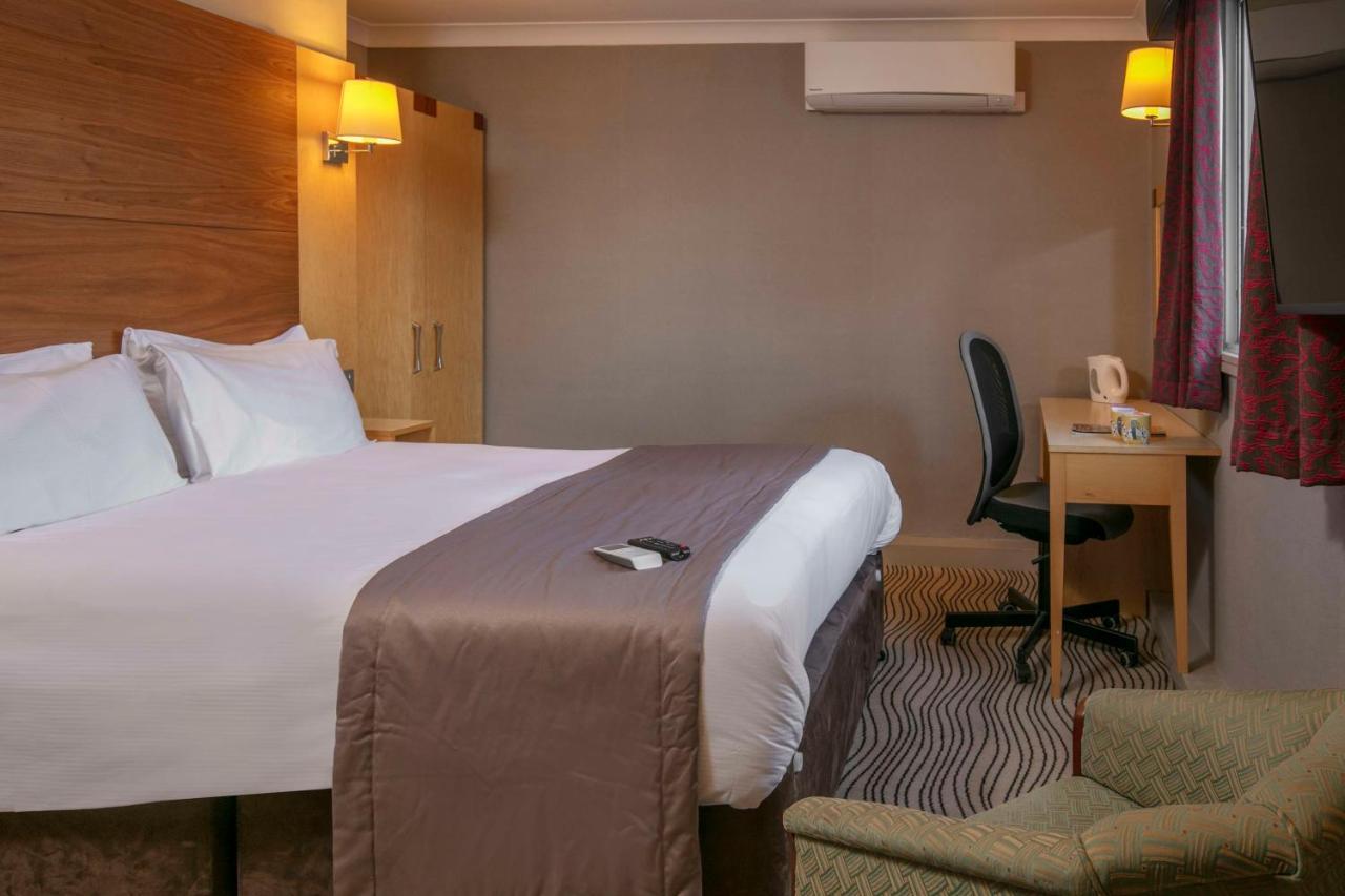 Best Western Heath Court Hotel Newmarket  Kültér fotó
