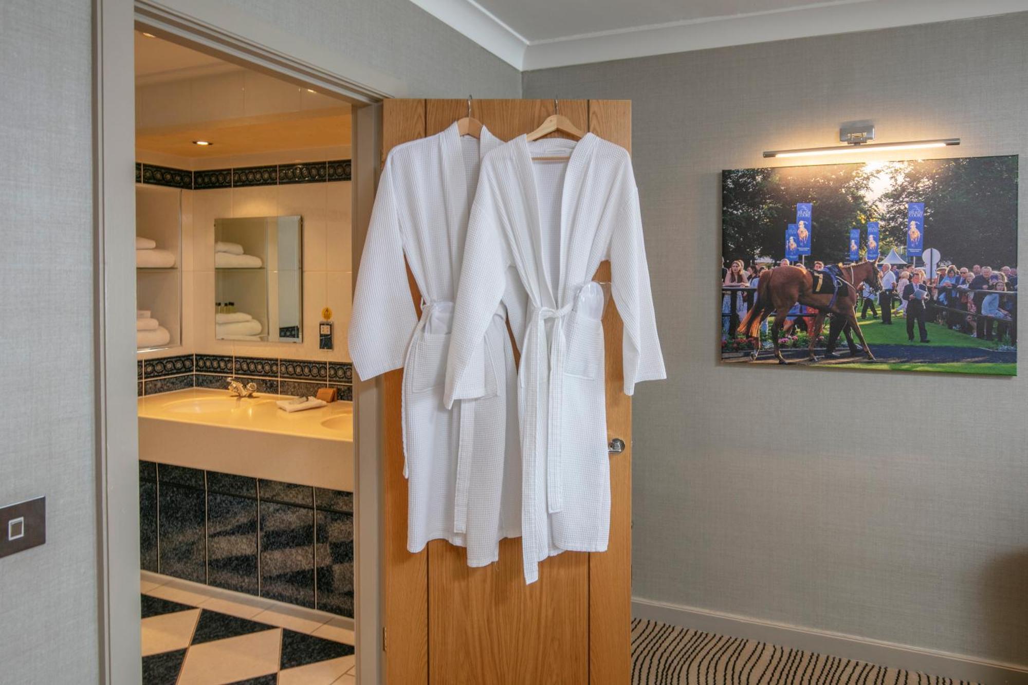 Best Western Heath Court Hotel Newmarket  Kültér fotó