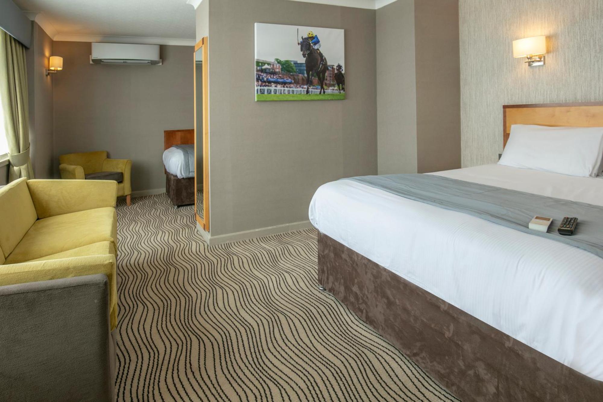 Best Western Heath Court Hotel Newmarket  Kültér fotó